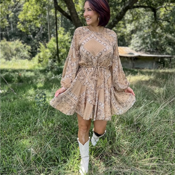 Aakaa Tan Bandana print Long Sleeve Dress - Picture 1 of 5